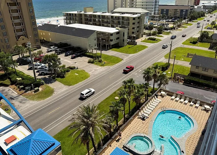 Holiday home Walk To Beach: Getaway W/ Pool Access! *