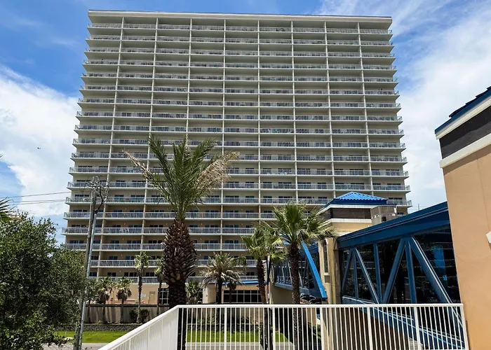 Holiday home Walk To Beach: Getaway W/ Pool Access! Gulf Shores