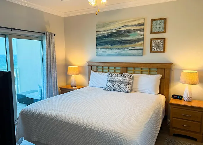Holiday home Walk To Beach: Getaway W/ Pool Access!