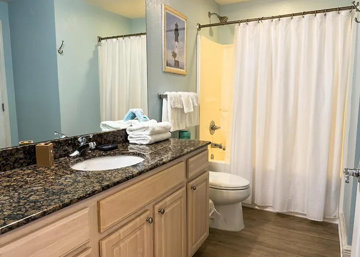 Walk To Beach: Getaway W/ Pool Access! Holiday home *