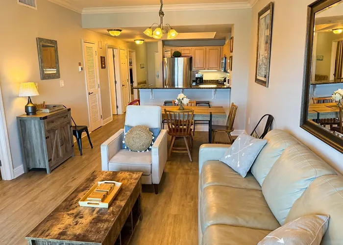 Walk To Beach: Getaway W/ Pool Access! * Gulf Shores