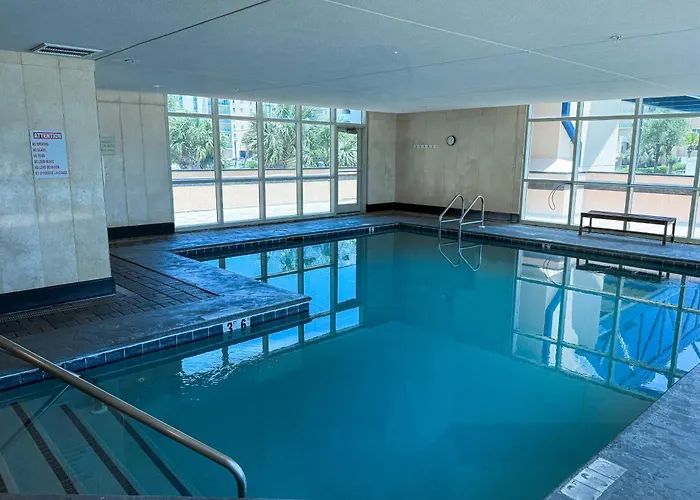 Holiday home Walk To Beach: Getaway W/ Pool Access! Gulf Shores